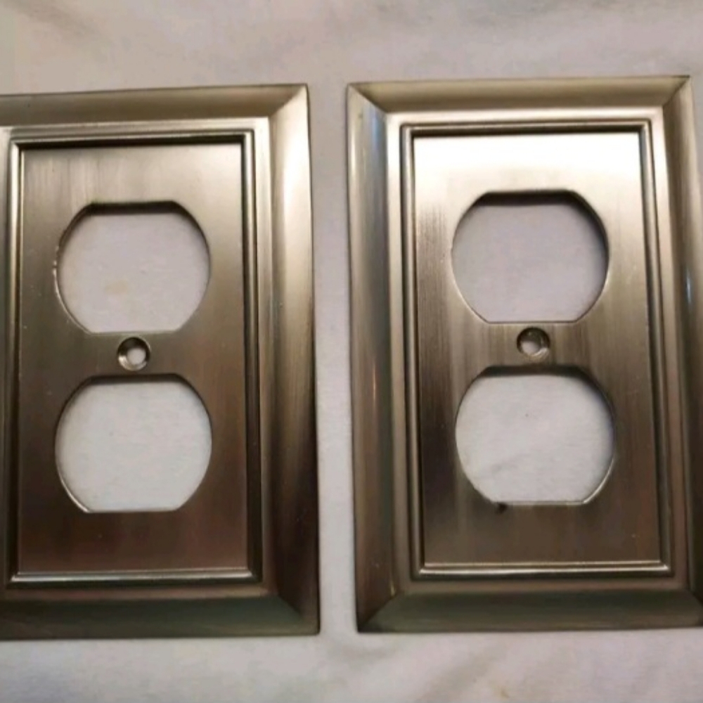 2 - LMHC Nickel Single Duplex Outlet Wall Plate, Satin Nickel with screws